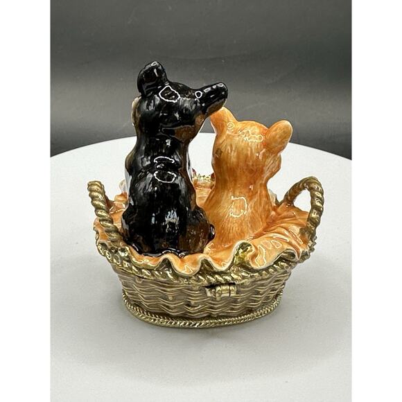 Kittens in a Basket Enameled Metal Trinket Box with Crystals Two Inches Mint - Picture 4 of 10